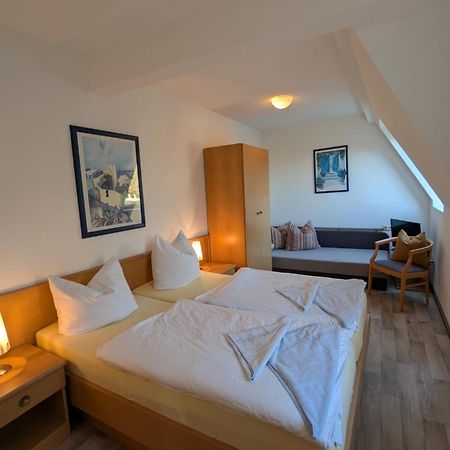 Pension & Restaurant Haus Hiddensee Kloster Exterior photo